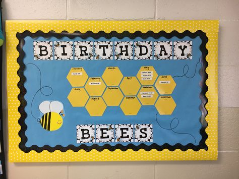 Happy Bee Day Bulletin Board, Classroom Themes Daycare Fall, Bee Birthday Chart Classroom, Bee Kindergarten Classroom, Bumble Bee Birthday Board Classroom, Bee Birthday Bulletin Board Ideas, Bee Birthday Board Classroom, Bee Theme Classroom Decoration Ideas, Preschool Bee Theme Classroom Decor