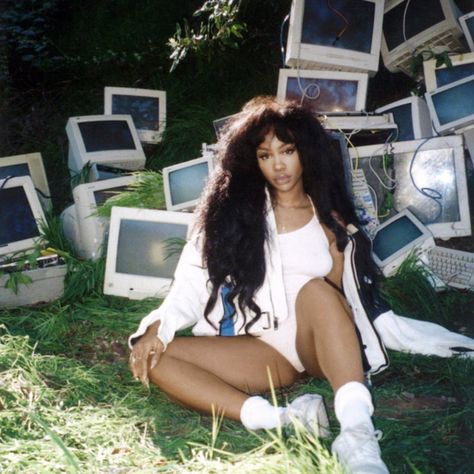 At long last SZA has released Ctrl (Deluxe), an updated version of Ctrl which includes seven previously unreleased tracks: “Love Galore (Alt Version),” “2AM,” “Miles,” “Percolator,” “Tread Carefully,” “Awkward” and ”Jodie.” The releases comes on the the fifth anniversary of the release of Ctrl, a debut album released on June 9, 2017, that transformed the […] The post SZA Celebrates Five-Year Anniversary Of Game-Changing Album With Deluxe Vers Ctrl Deluxe, Spotify Song