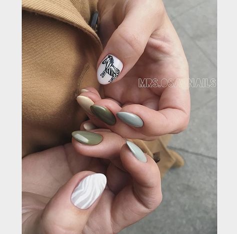 Safari nails Nails For Safari, Safari Nail Ideas, Safari Theme Nails, Safari Nail Art, Safari Nails Designs, Safari Nails, Future Nails, Safari Trip, Self Nail