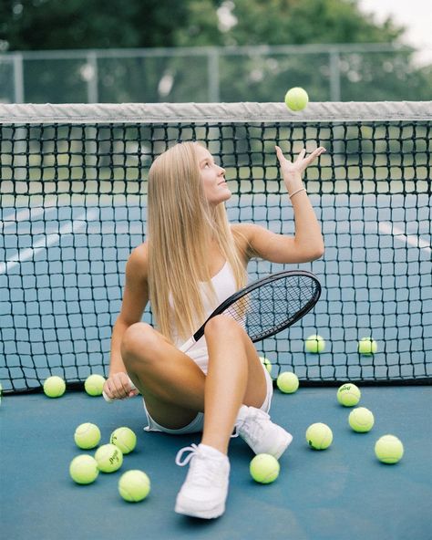 in honor of wimbledon 🎾🤍 #seniorphotos #thetwelfthyear #tennis #fargoseniorphotographer #fargophotographer Tennis Photoshoot Ideas, Tennis Poses, Tennis Senior Pictures, Tennis Photoshoot, Tennis Photography, Sport Pictures, Tennis Photos, Grad Pic, Senior Pictures Sports