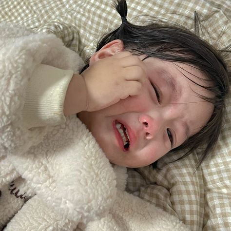 Baby Ullzang Girl, Baby Dps, Kwon Yuli, Baby Suli, Funny Children, Baby Gril, Korean Babies, Aesthetic Fonts, Asian Babies