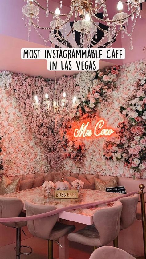 Las Vegas Aquarium, Vegas Places To Go, Vegas Things To Do, Places In Vegas, Vegas Bachelorette Party Ideas, Vegas Bachelorette Party Outfits, Instagrammable Cafe, Places In Las Vegas, Vegas Bucket List