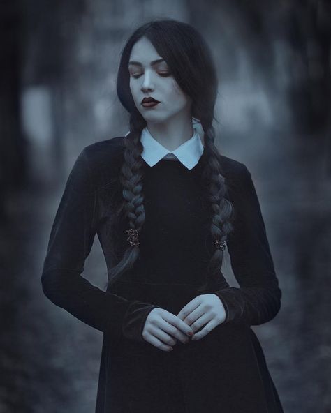 Horror time. Wednesday Adams. Horror Portrait, Wednesday Addams Cosplay, Halloween Tights, Dark Beauty Fashion, Monster Photos, Gothic Photography, Oc Aesthetic, Steampunk Halloween, Wednesday Adams