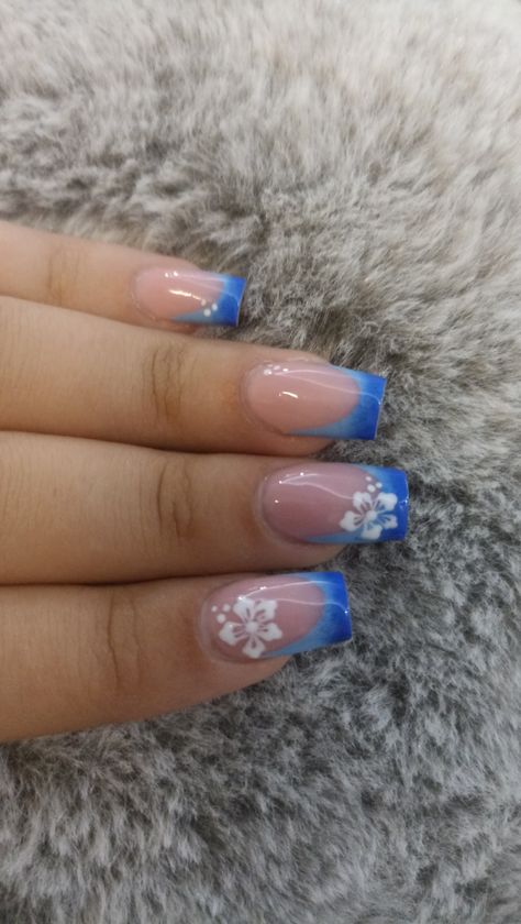 The Best Summer Nails, Blue Short Nails With Design, Vacation Nail Ideas Square, Nail Inspo Square Flower, Blue French Tip Nails Short With Design, Gel X Nail Designs Blue, Dominican Republic Nail Ideas, Cute White And Blue Nails, Basic Beach Nails