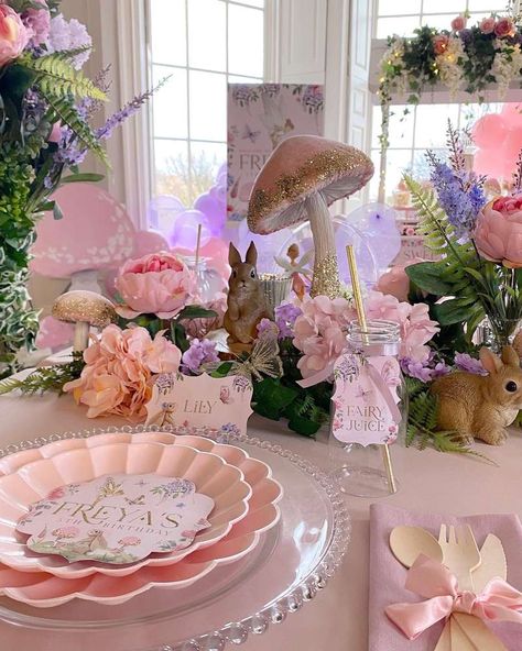 Fairy Table Decor, Enchanted Fairy Party, Fairy Birthday Party Ideas, Fairy Birthday Themes, Fairy Theme Birthday Party, Enchanted Forest Baby Shower, Garden Party Ideas, Enchanted Forest Birthday, Fairytale Birthday