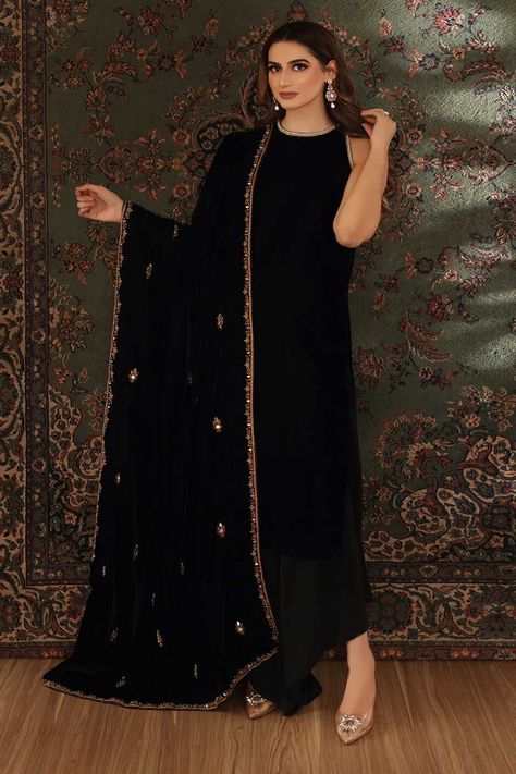 Halter Neck Shirt, Black Velvet Shawl, Velvet Suit Design, Simple Lehenga, Velvet Dress Designs, Velvet Shawl, Pakistani Fashion Casual, Simple Pakistani Dresses, Quick Outfits