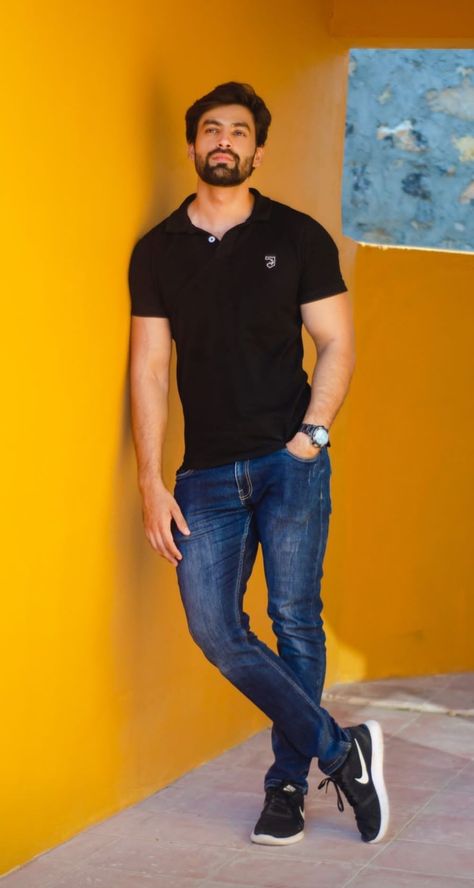 Poses For Men In Tshirt, Tshirt Jeans Outfit Men, Sketchbook Outfits, Polo Outfit Men, Handsome Indian Men, Jeans And T Shirt Outfit, Men Fashion Photoshoot, Mens Dress Outfits, Jeans Outfit Men