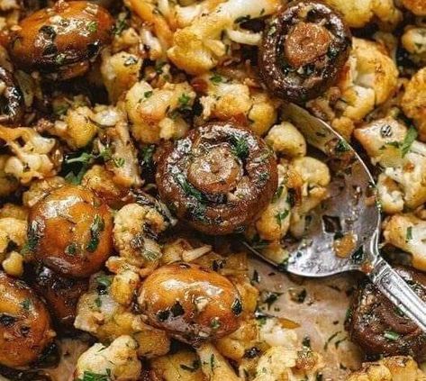 Garlic Mushrooms Cauliflower Skillet - Dieter24 Garlic Mushrooms Cauliflower Skillet, Garlic Mushroom Cauliflower Skillet, Mushrooms And Cauliflower Recipes, Veggie Quesadilla Recipes, Cauliflower Skillet, Low Calorie Bread, Veggie Quesadilla, Mushroom Garlic, Garlic Cauliflower