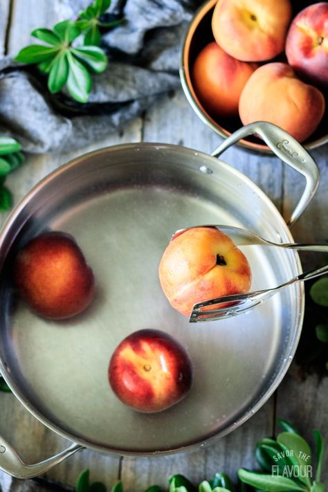 Virgin Peach Daiquiri: this refreshing non alcoholic summer drink is the perfect treat for kids, teens, and adults. This easy mocktail is made with fresh peaches, simple syrup, rum extract, and ice, plus a garnish of mint. It’s a great way to enjoy fresh peaches while they’re in season! | www.savortheflavour.com #freshpeaches #peachseason #daiquiri #mocktail #nonalcoholic Peel Peaches, Peach Rum, Peach Scones, Peach Daiquiri, Magic Bullet Recipes, Easy Mocktail Recipes, How To Peel Peaches, Rum Extract, Tastes Better From Scratch