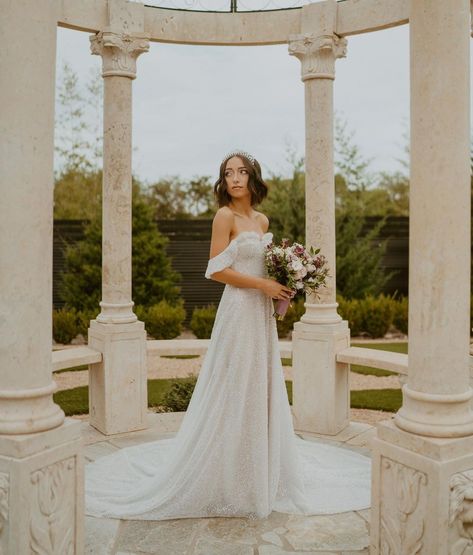 Brooklyn and Bailey on Instagram: “👰🏻‍♀️✨” Bailey Mcknight, Wedding Dress Suit, Forest Theme Wedding, Brooklyn And Bailey, Bridal Photoshoot, Dream Wedding Ideas Dresses, Wedding Dress Shoes, Shortening, Wedding Aisle