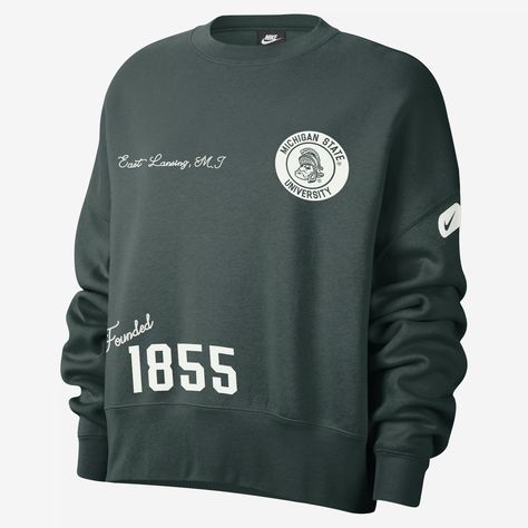 Marked with details that celebrate the year your school was founded, this roomy sweatshirt is all about celebrating the Spartans and their history at Michigan State. Made with our midweight brushed fleece, it feels extra soft on the inside and smooth on the outside to help you stay cozy as you show out for your team on game day and every day. Company Apparel Ideas, School Merch, College Merchandise, Summer Merch, Spirit Gear, School Shirt Designs, Sport Shirt Design, School Spirit Wear, Merch Ideas