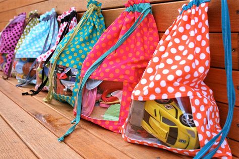 "Peek-A-Boo" Toy Sacks by makeitperfect, via Flickr Diy Toy Storage, Kids Toy Store, Toy Sack, Toy Storage Solutions, Playroom Bedroom, Toy Storage Bags, Holiday Toys, Kid Toy Storage, Best Kids Toys