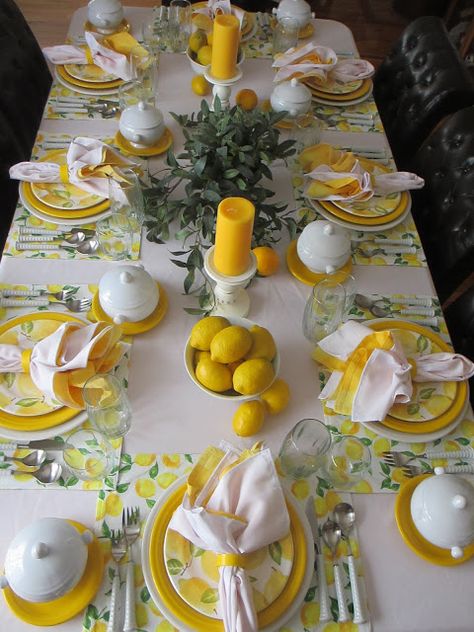 Lemon Picnic Decor, Lemon Inspired Table Setting, Lemon Plates Table Decor, Lemon Dining Room Table Decor, Lemon Table Setting Ideas, Lemon Dinner Table Decor, Lemon Theme Table Setting, Summer Table Decor Ideas, Lemon Themed Table Settings