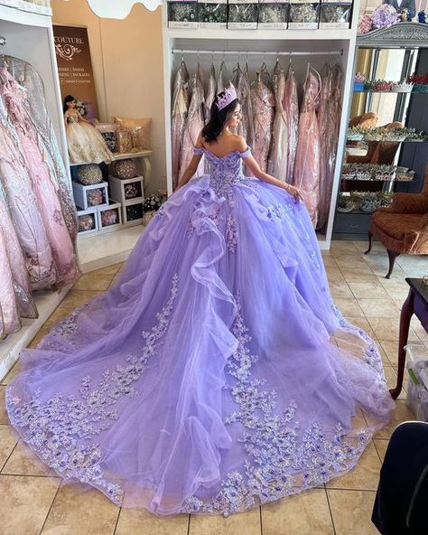 Sarah's Couture on Instagram: "Sofía the first..💜 Shop @sarahsdresses for all your quince needs🛍✨ 11939 Eastex Frwy Ste C Houston Tx 77039 281-701-7607 #lilac #arianavara #princesaarianavara #sarahscouture #sarahsdresses #houston #quince #quinceañera #beautifuldress #gorgeous #dress #new #shop" Cute Dresses Quinceanera, Quinceanera Dresses Pastel Purple, 15s Dresses Purple, Lavender Dresses Quinceanera, Purple Themed Quinceanera Dresses, Sweet 15 Dresses Purple, Quncie Dresses Light Purple, Rapunzel Inspired Ball Gown, Quinceanera Lilac Dresses