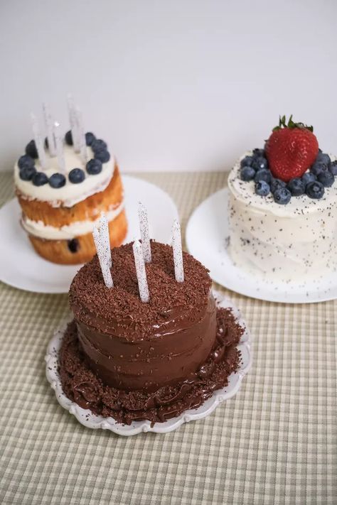 Costco Muffin Cake, Costco Smash Cake, Costco Muffin Smash Cake, Muffin Cake Birthday, One Cupcake Cake, Costco Birthday Party, Costco Cupcakes, Costco Cake Hack, Mini Birthday Cakes