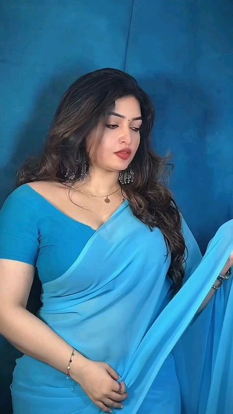 ❤️❤️ Sport Model, Female Celebrity Fashion, B Fashion, Beautiful Smile Women, Indian Beauty Saree, Celebrity Fashion, Beautiful Smile, The Ocean, Beauty Women