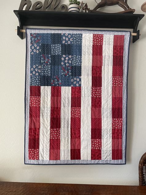 American Flag Quilt Pattern by Amy Smart😊 American Flag Quilt Pattern, Flag Quilt Pattern, American Flag Quilt, Amy Smart, Flag Quilt, White Quilts, Red And White Quilts, Patriotic Quilts, Old Quilts