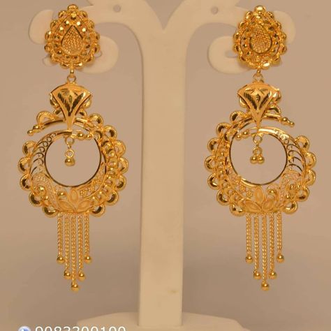 Ali baba Selani Gold and diamond splyer Dubai. Being A Women, डिजाइनर कपड़े, Unique Gold Jewelry Designs, Gold Earrings Indian, Gold Jhumka Earrings, Gold Bridal Necklace, Gold Jewellry, Modern Gold Jewelry, Gold Earrings Wedding