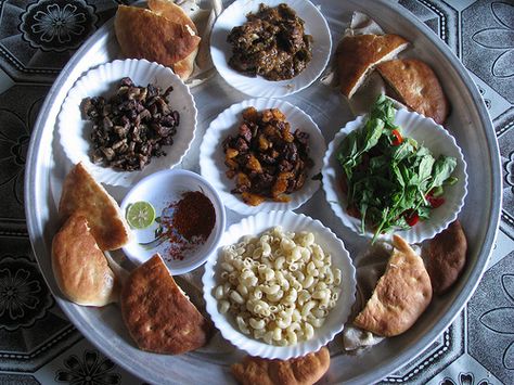 Sudanese Food Sudanese Food, North African Food, Mouth Watering Food, Cooking Art, African Food, 6th Grade, International Recipes, Fish And Seafood, Traditional Food