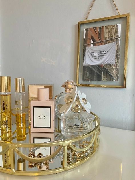 How To Organize Perfumes On Dresser, Greek Bedroom, Parisian Room, Parisian Modern, Profumo Victoria Secret, Koleksi Parfum, Perfume Organizer, Perfume Storage, Organizer Ideas