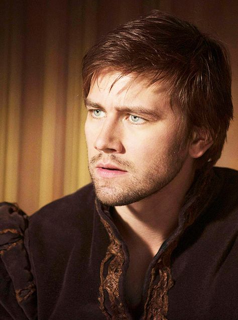 I loved this scene because in this moment he realizes how much he loves Mary and that he is willing to die for her. Sebastian Reign, Reign Bash, Bash And Mary, Torrance Coombs, Reign Tv Show, Mary Queen Of Scots, The Cw, Film Serie, This Moment