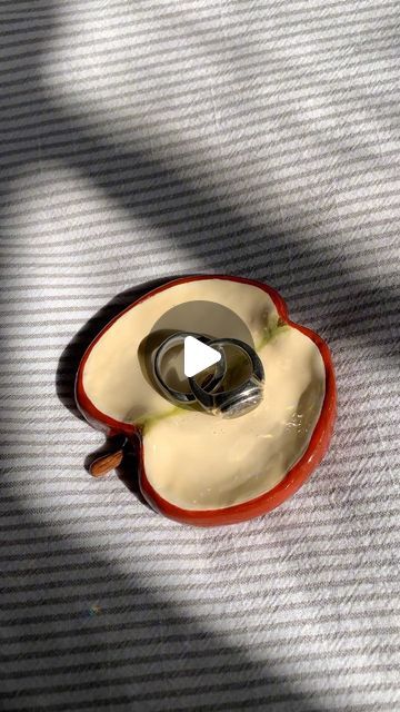 Alyssa Lee on Instagram: "apple trinket dish tutorial!🍎

#polymerclay #claytrinketdish #clayart #ovenbakeclay" Oven Bake Clay, Trinket Dishes, Trinket Boxes, Clay Art, Polymer Clay, Arts And Crafts