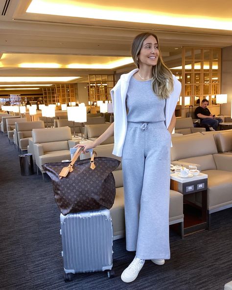 Chic Airplane Travel Outfits, Australia Summer Outfits, Chic Travel Outfit, Plane Outfit, Knit Loungewear Set, Airport Travel Outfits, Flight Outfit, Comfy Travel Outfit, Travel Outfit Plane