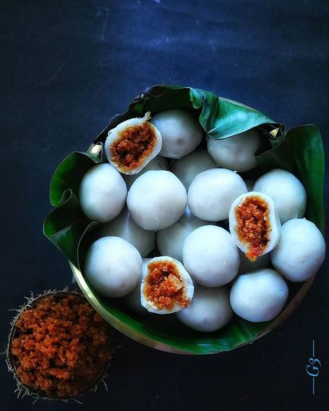 Coconut & Jaggery Rice Dumplings Credit: @g3s_kitchen Tag your pictures #desifoodblog, @desifood.blog or DM for a chance to be featured.… Kerala Snacks, Foodporn Breakfast, Rice Dumplings, Bangladeshi Food, Sweet Foods, Kerala Food, My Plate, Desi Food, Indian Street Food