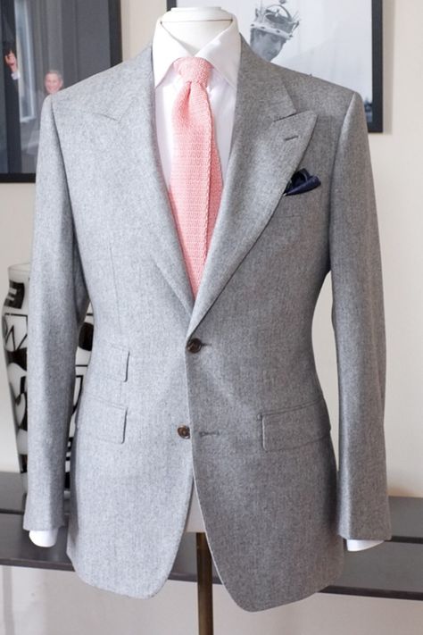 Grey suit, pink tie, navy pocket square!!! Love! Grey Suit Pink Tie, Pink Suit Men, Wedding Suits Men Grey, Grey Tux, Pink Grey Wedding, Prom Outfits For Guys, Homecoming Outfits For Guys, Nike Clothes Mens, Grey Suit Men