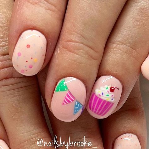 Brooke Jensen on Instagram: "🌸🎂Birthday nails for this client’s birthday today!!👏🏼🧁🎈 . . ✨Confetti gel polish ‘Cupcake’ from @filesbyless . . #gelpolish #handpaintednailart #naturalnailsonly #utahnailtech #utahnailartist #nailartist #nailart #naildesigns #nailartdesigns #freehandart #freehandnailart #gelnails #nails #nailmagazine #nailinspo #summernailinspo #summernails #birthdaynails #birthdaynailart #confettinails #cupcakenails #cupcakenailart #balloonnails #birthdayballoonnails #birthda Birthday Fingernail Designs, Birthday Party Nails Designs, Confetti Birthday Nails, Birthday Nails Balloons, Balloon Nails Birthday, Cupcake Nails Designs, First Birthday Nails, 40th Nails, Birthday Cake Nails Design