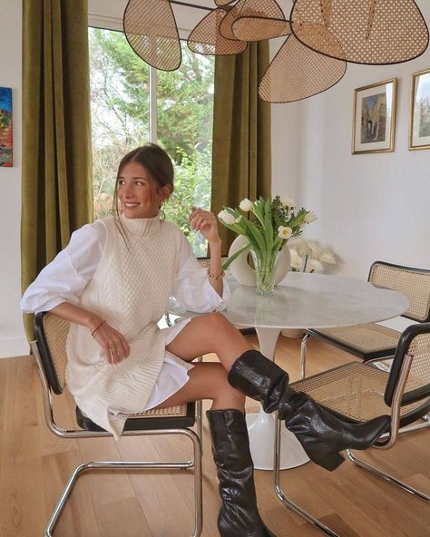 French Girl Outfits, French Girl Fashion, Outfit Designer, Fall Family Photo Outfits, High Boots Outfit, Fashion 90s, Jeanne Damas, French Girl Style, Black Knee High Boots