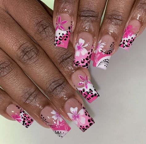 2000s Nail Trends, Tropical Y2k Nails, Y2k Barbie Nails, Nail Inspo 2000s, Y2k Hibiscus Nails, Y2k Beach Nails, Gyaru Nails Tropical, Tropical Nails Pink, Y2k Toenails