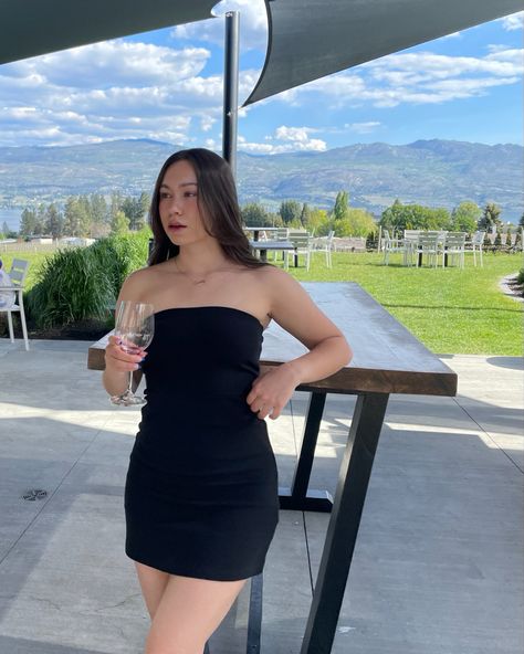 Wearing Djerf Avenue, little black tube dress, summer dress, winery, vineyard outfit. Parisian style. Everyday style, simple outfit Black Tube Dress Outfit, Tube Dress Outfit, Vineyard Outfit, Black Tube Dress, Winery Vineyard, Djerf Avenue, Black Tube, Simple Outfit, Tube Dress