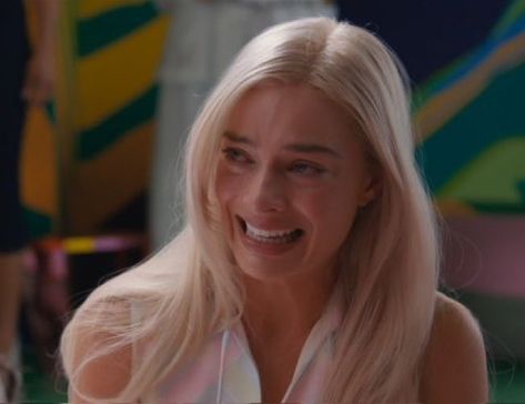 Margot Robbie crying as Barbie in the movie Barbie. Barbie The Movie 2023, Sharon Rooney, Hi Barbie, Barbie 2023, The Barbie Movie, Barbie The Movie, Movie 2023, Greta Gerwig, Barbie Movie