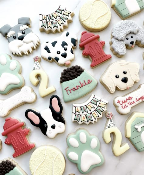 Dog Party Cookies Decorated, Birthday Dog Cookies, Two Let The Dogs Out Party Cookies, Dog Treats Decorated, Dog Birthday Party Cookies, Puppy Birthday Party Cookies, Puppy Decorated Cookies, Golden Doodle Cookies, Dog Face Cookies