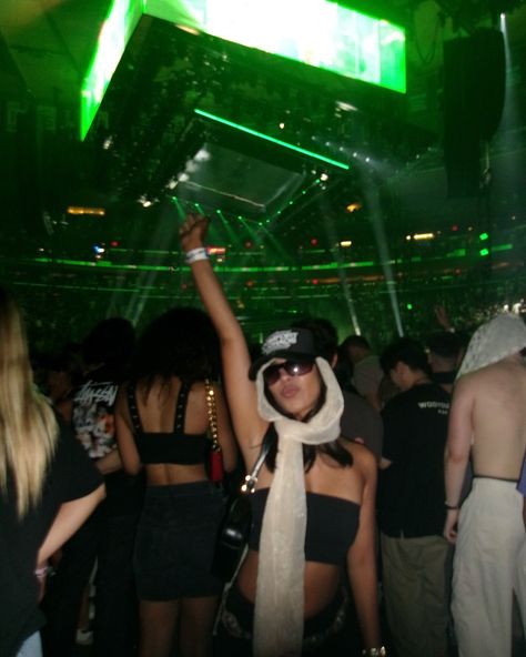 coachella, digital, friends, outfits, music festival, aesthetic nyc rave brooklyn mirage nyc outfits party nighttime Uk Rave Aesthetic, Brooklyn Mirage Outfit, Music Festival Photo Ideas, Techno Concert Outfit, Rave Outfit Aesthetic, Rave Outfits Aesthetic, Techno Party Outfit Rave, Rave Party Aesthetic, Rave Aesthetic Outfit