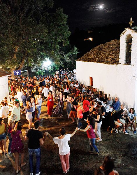 Ikaria, The Greek Island of Longevity - Greece Is-The island's famous panigyria the all -day/all-night festivals celebrating local patron saints attract hundreds to thousands of revelers Party In Greece, Greek Festival, Greek Culture Aesthetic, Greek Night, Greek People, Love In Greece Aesthetic, Friends In Greece, Greek Summer, Greece Culture People