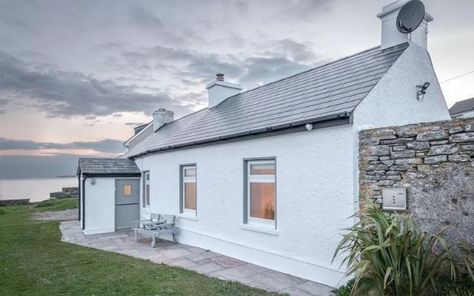 NY Times writer's Famine cottage in Cork is now for sale Irish Farmhouse Renovation, Modern Irish Cottage, Irish Cottage Renovation, Irish Farmhouse, Irish Country House, Homes In Ireland, Cottage Extension, Country Property, Ireland Cottage