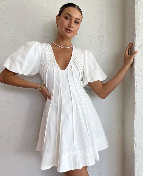 Resort Mini Dress, Short Sun Dress, November Sign, Frock Patterns, Short Summer Dresses, Linen Mini Dress, Short Sleeve Mini Dress, Mode Inspo, Sun Kissed