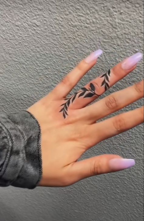 Gorgeous Mehndi Designs, Hand Palm Tattoos, Tattoos Hand, Woman's Back, Small Finger Tattoos, Finger Tattoo For Women, Hand Tattoos For Girls, Hand And Finger Tattoos, Pretty Hand Tattoos