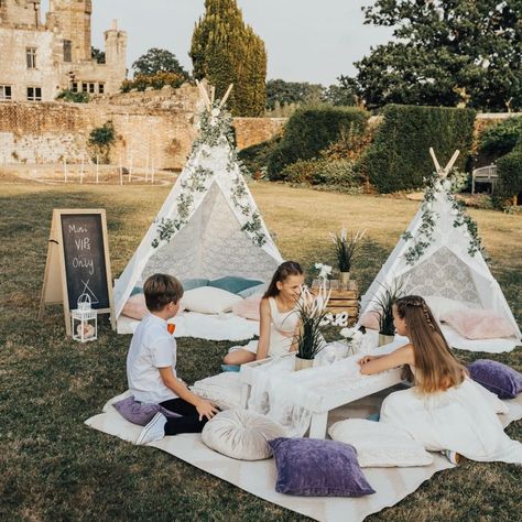 Kids Area Wedding, Kids Corner Wedding Receptions, Kid Friendly Wedding Ideas, Kids Wedding, Kids Corner Wedding, Kids Corner At Wedding, Kids Entertainment Wedding, Tipi Wedding Decoration, Wedding Tipi Decorations