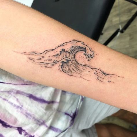 Water Tattoo Ideas, Shoulder And Arm Tattoo, Wave Tattoo Design, See Tattoo, Belly Tattoos, Wave Tattoo, Water Tattoo, Ocean Tattoos, Theme Tattoo