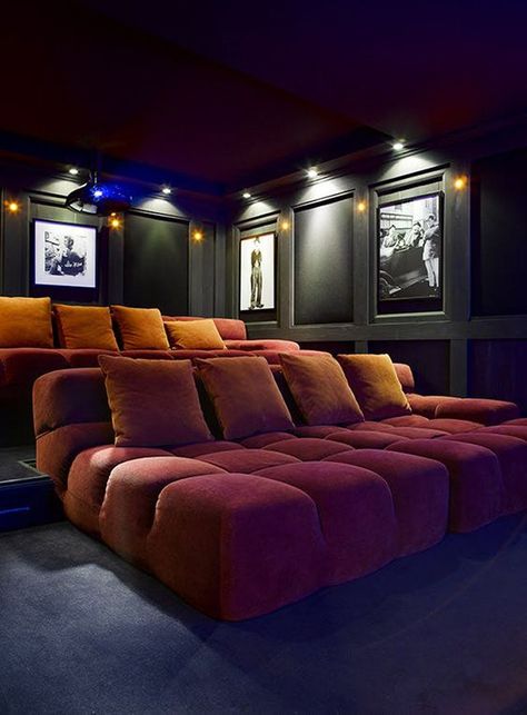 Basement Ideas Cinema, Basement Cinema Room Ideas, Basement With Theater Room, Movie Theatre In House, Cinema Room Colour Ideas, Family Movie Theater Room, Theatre Basement Ideas, Cinema Home Room, Home Theater Room Size