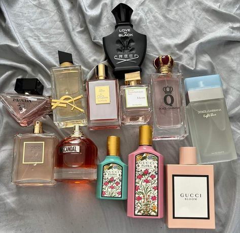 Perfume Collection Aesthetic, Fragrance Lab, Perfume Storage, Perfume Organization, Fragrances Perfume Woman, Body Hygiene, Perfume Collection Fragrance, Bath And Body Works Perfume, Vanilla Scent