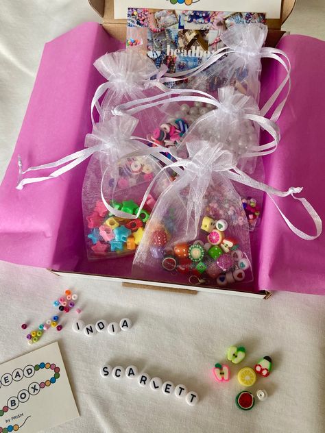 Y2k Party Jewelry Handmade, Fun Colorful Beads Jewelry For Party Favors, Make Your Own Bracelet Party Favor, Bracelet Making Kit Aesthetic, Preppy Jewelry Making Kit, Tiny Trinkets, Fruit Hearts, Strawberry Aesthetic, Bracelet Bar