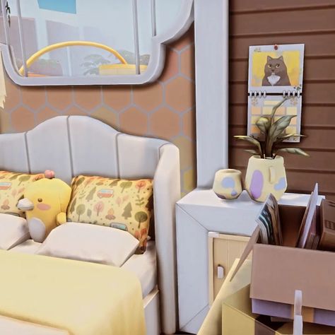 🌟 Inspiration for your Sims! 🌟 Today, I have a special highlight for you: a bright yellow messy teenager's bedroom! 🧸🎨 This room is chaotic, creative, and full of personality – perfect for the rebellious teen in your Sims! From piles of laundry to skateboards tossed in the corner and a colorful mess of schoolbooks – you'll find everything a true messy teen's heart desires. 💛 💡 Tip: Use the "Move Objects" cheat to perfectly stage the chaos and place items exactly as you envision them. This... Sims 4 Teen, Teenage Bedroom, Teen Room, Hearts Desire, The Chaos, Bright Yellow, Sims 4, Bedroom, Yellow