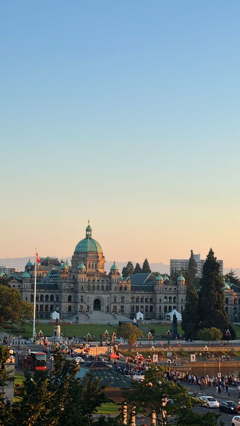 #pnw Victoria British Columbia Aesthetic, Vancouver British Columbia Aesthetic, Victoria Bc Aesthetic, Vancouver Island Aesthetic, British Columbia Aesthetic, Columbia Aesthetic, Vancouver Aesthetic, America Aesthetic, Campus Aesthetic