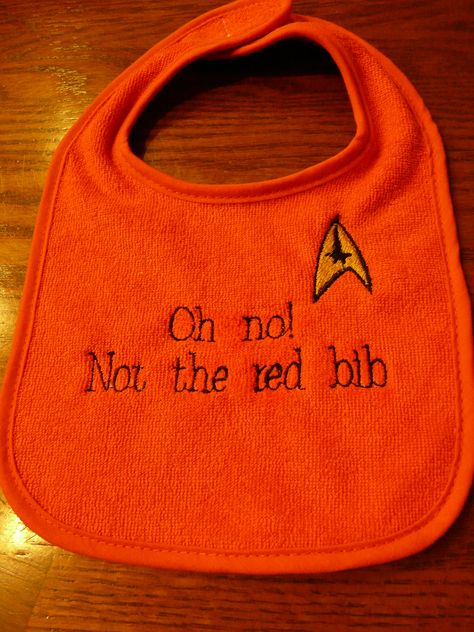 star trek baby bib Nerdy Baby Clothes, Star Trek Baby, Nerdy Baby, Star Trek Funny, Space Baby, Funny Baby Onesies, Memes Sarcastic, Loving Family, Funny Relationship