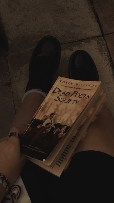 Dps Aesthetic, Book Dark Academia, Poet Aesthetic, Dead Poets Society Aesthetic, Sophia Coppola, Dark Acadamia, Oh Captain My Captain, Chaotic Academia, Dead Poets Society