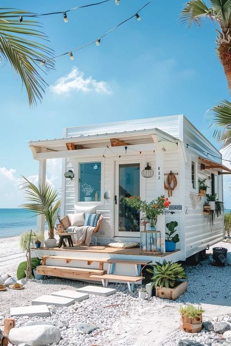 Tiny Beach House, Small Beach Houses, Paint Color Ideas, Cool Tree Houses, Dream Beach Houses, Exterior Paint Color, Casa Container, Tiny Spaces, Cute House